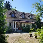 Ehemalige Bibliothek Fuer 2 Mit Kueche Kamin Netflix Parken Und Hofladen * Steinhofel