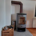 Apartment Ehemalige Bibliothek Fuer 2 Mit Kueche Kamin Netflix Parken Und Hofladen *