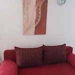 Apartment Ehemalige Bibliothek Fuer 2 Mit Kueche Kamin Netflix Parken Und Hofladen Steinhofel