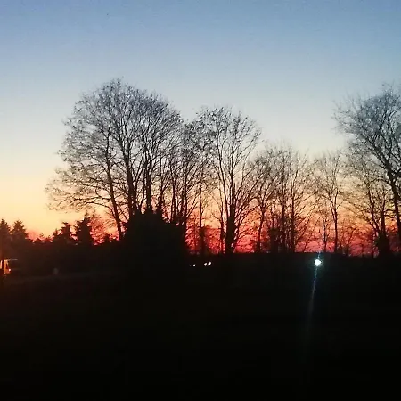 Ehemalige Bibliothek Fuer 2 Mit Kueche Kamin Netflix Parken Und Hofladen Steinhofel