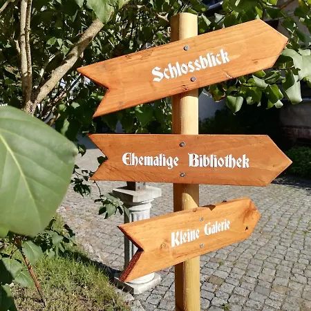 Ehemalige Bibliothek Fuer 2 Mit Kueche Kamin Netflix Parken Und Hofladen Steinhofel