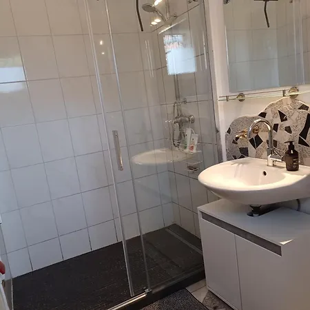 Ehemalige Bibliothek Fuer 2 Mit Kueche Kamin Netflix Parken Und Hofladen 아파트 *