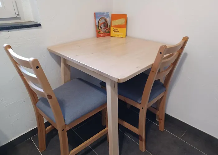 Ehemalige Bibliothek Fuer 2 Mit Kueche Kamin Netflix Parken Und Hofladen * Steinhofel